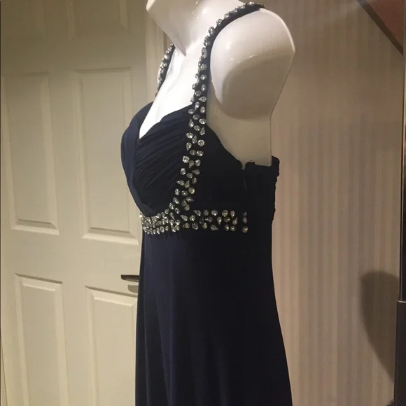 💕💕Host Pick💕💕Navy long evening gown with rhinestones - Picture 4 of 11